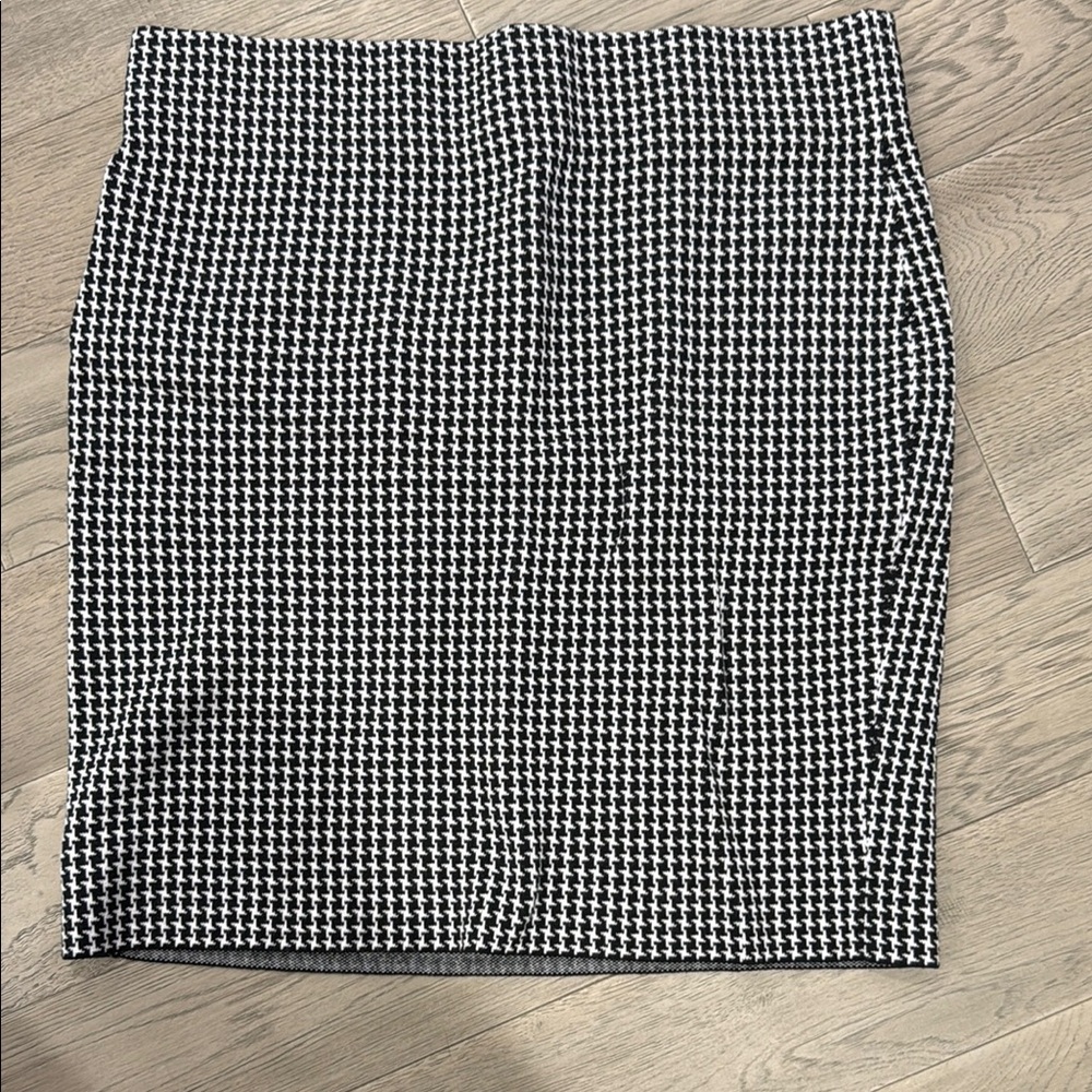 Chaps Black and White Pencil Skirt Knee-Length Work